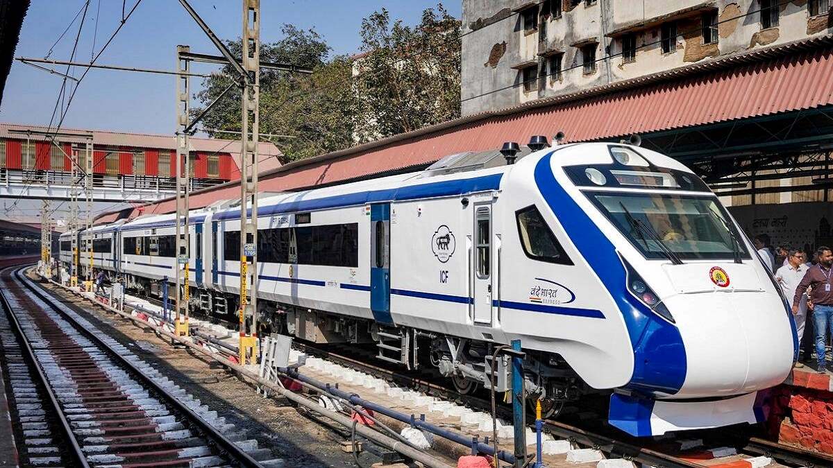 Southern Railway Receives 1st Vande Bharat-like AC EMU Train – Check Route, Speed and More